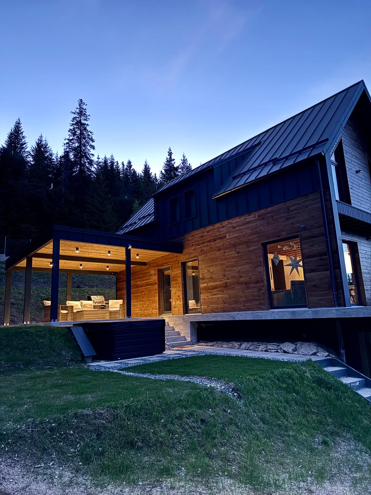 Exterior 14